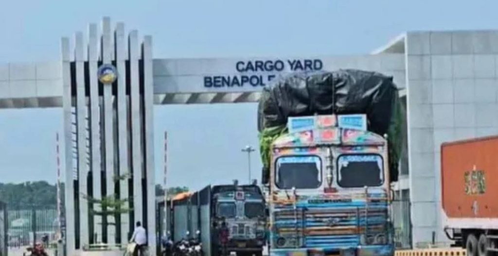 বেনাপোল স্থলবন্দরে ৮ দিন আমদানি-রপ্তানি বন্ধ