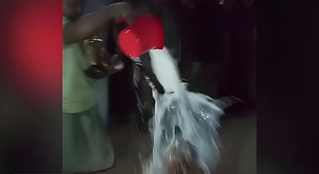 দুধ দিয়ে গোসল করে জামায়াতের সমর্থন ছাড়ার ঘোষণা, ভিডিও ভাইরাল